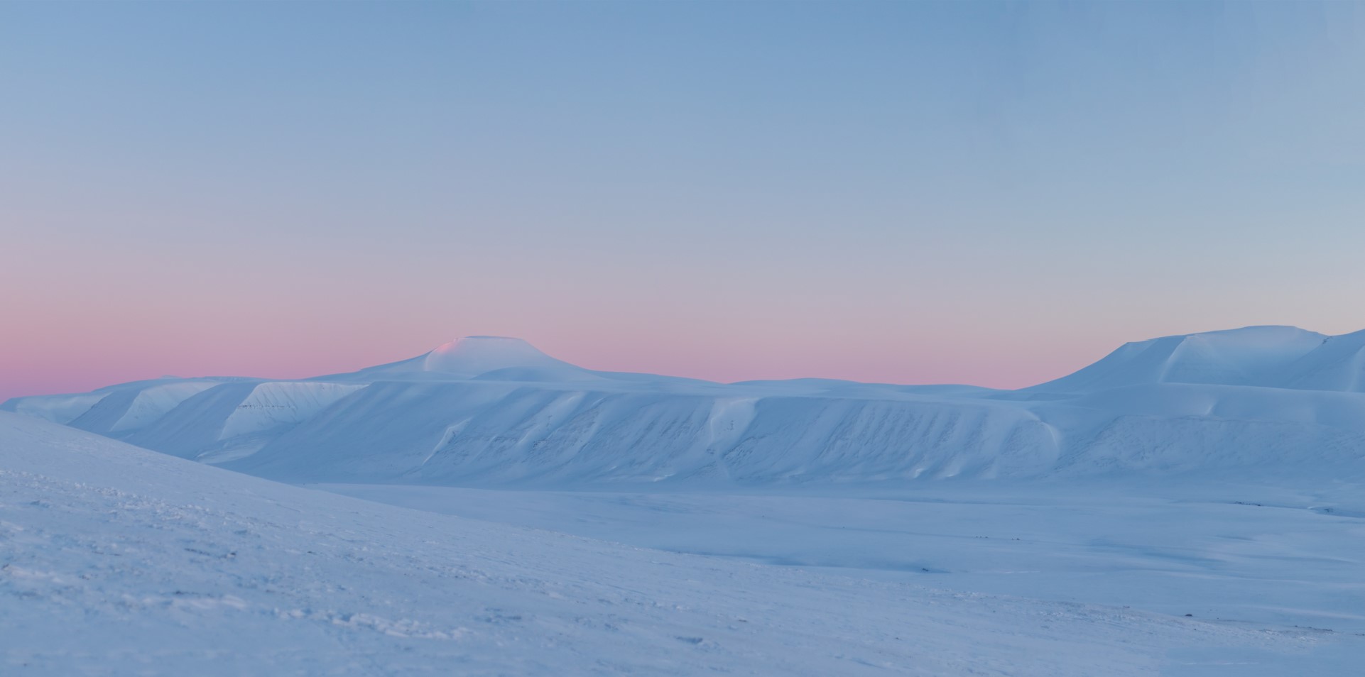 Pastel skies in Reindalen, Svalbard