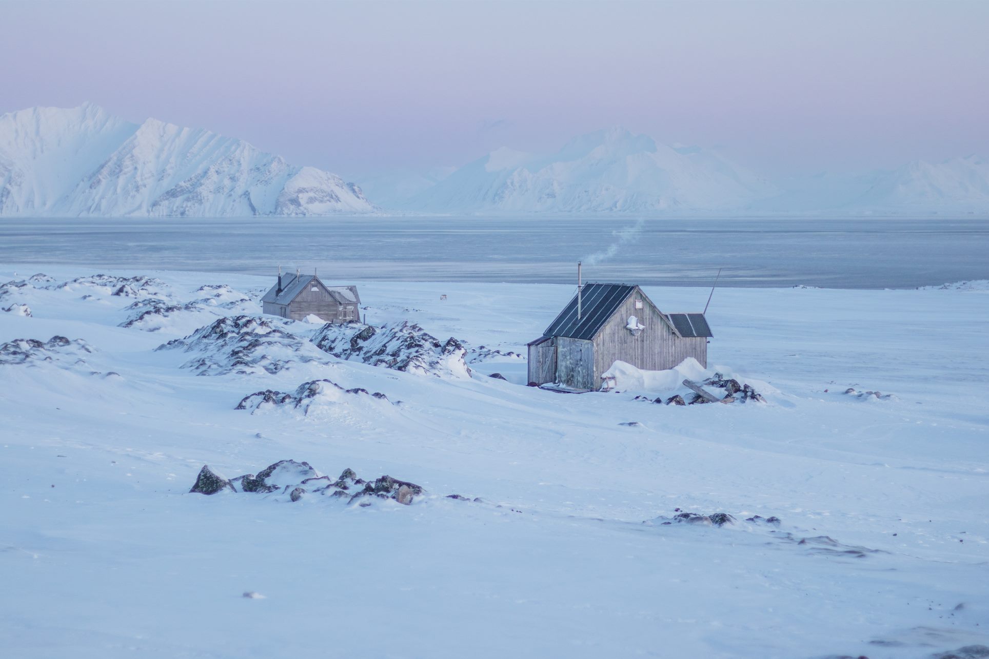 Cabins in Vårsolbukta, Svalbard